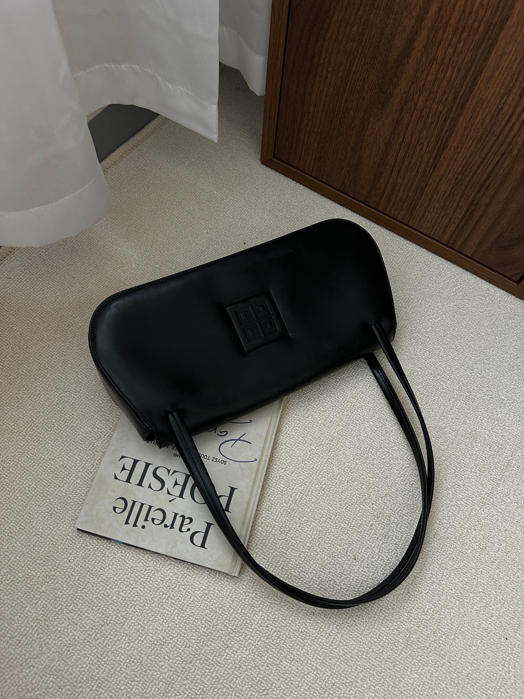 GIVENCHY So Black Hobo – Embossed Logo Box Leather 🖤✨