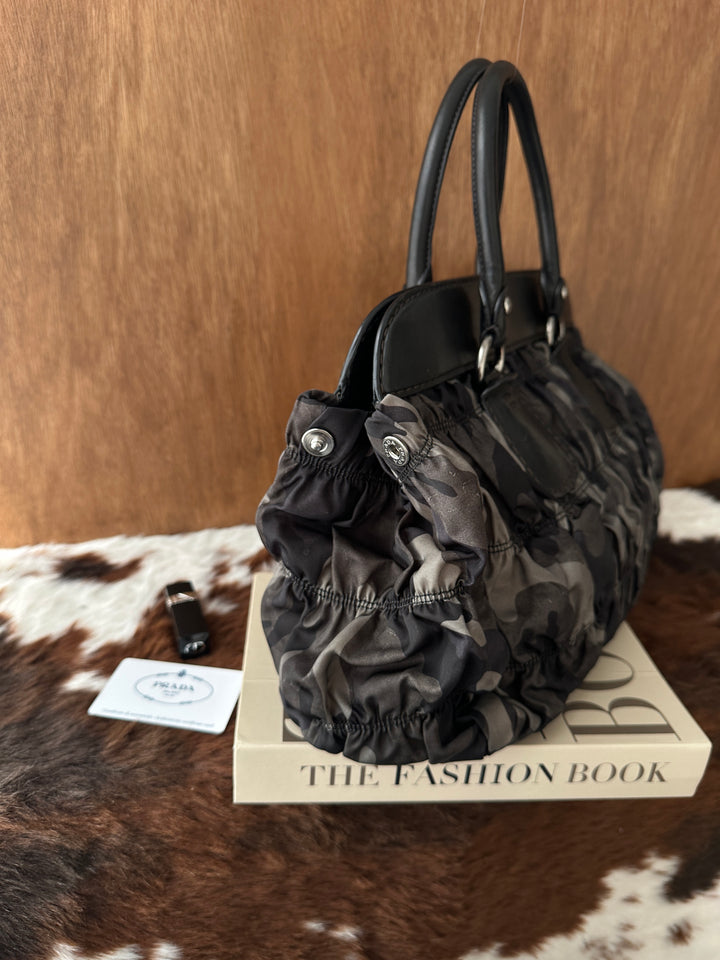 Prada Camouflage Nylon Tote Bag 🪐｜Ruched Nylon・Muted Camo Print・Laptop-Friendly Capacity