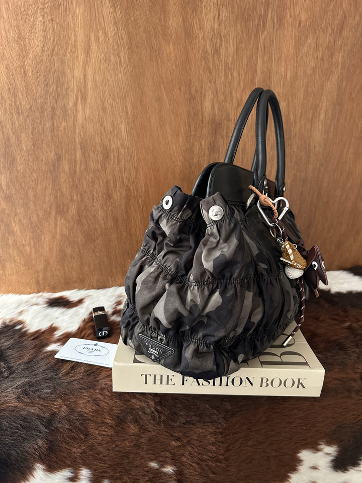 Prada Camouflage Nylon Tote Bag 🪐｜Ruched Nylon・Muted Camo Print・Laptop-Friendly Capacity