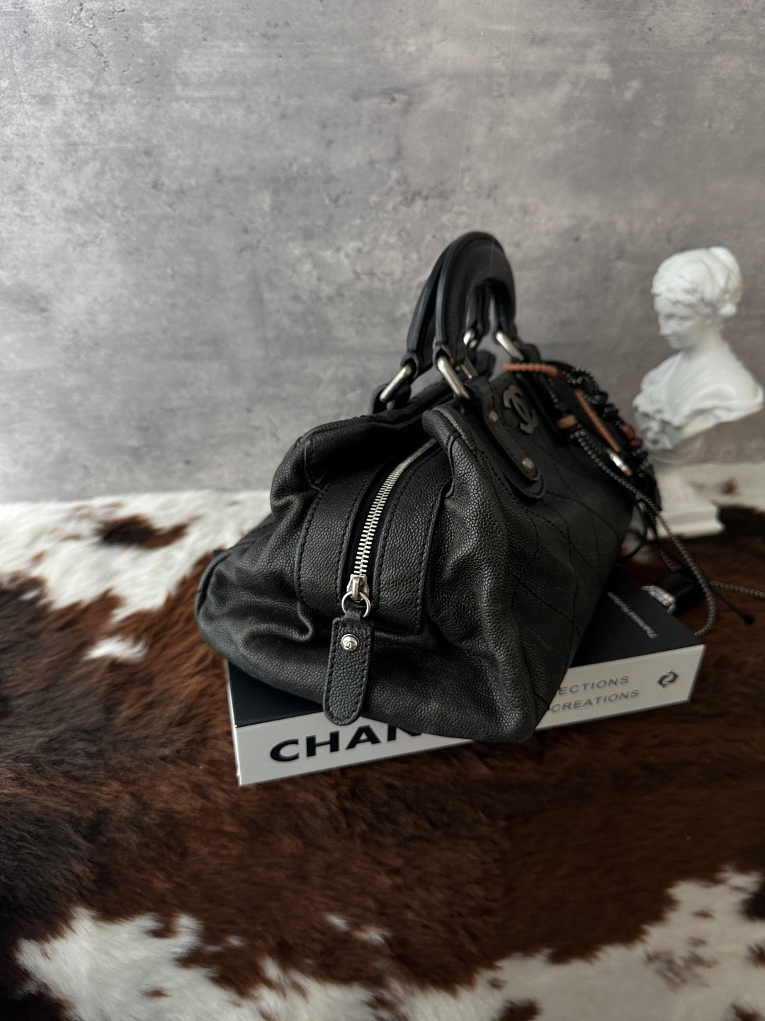 Chanel Black Caviar Leather Handbag 🖤✨｜Vintage Boston Shape・Silver CC Logo・Everyday Classic