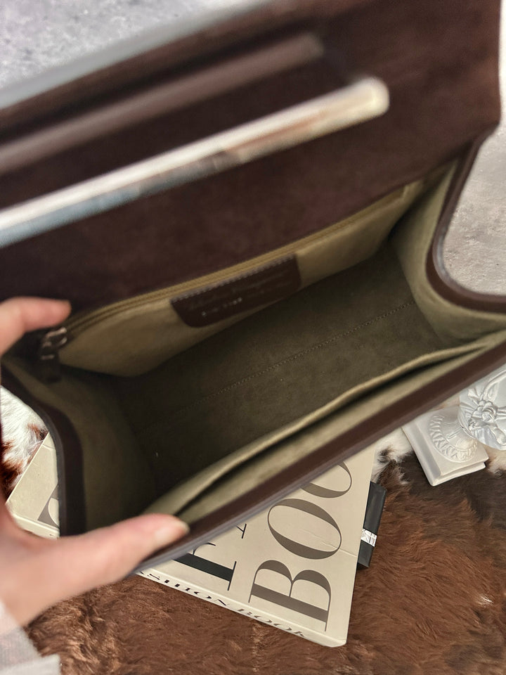Ferragamo Gancini Embossed Handbag 🤎✨｜Chocolate Brown・Vintage Top Handle・Quiet Luxury