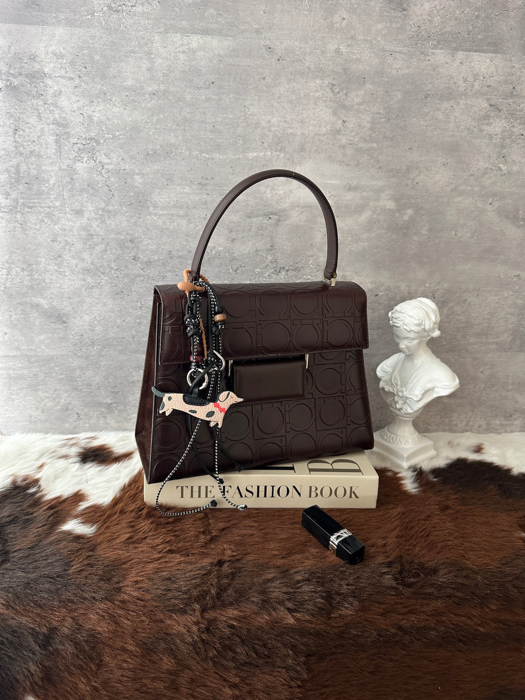 Ferragamo Gancini Embossed Handbag 🤎✨｜Chocolate Brown・Vintage Top Handle・Quiet Luxury