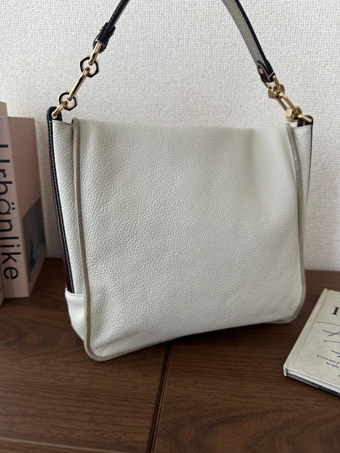 LOEWE Round Logo Hobo – Soft Calfskin Small Size 🤍✨