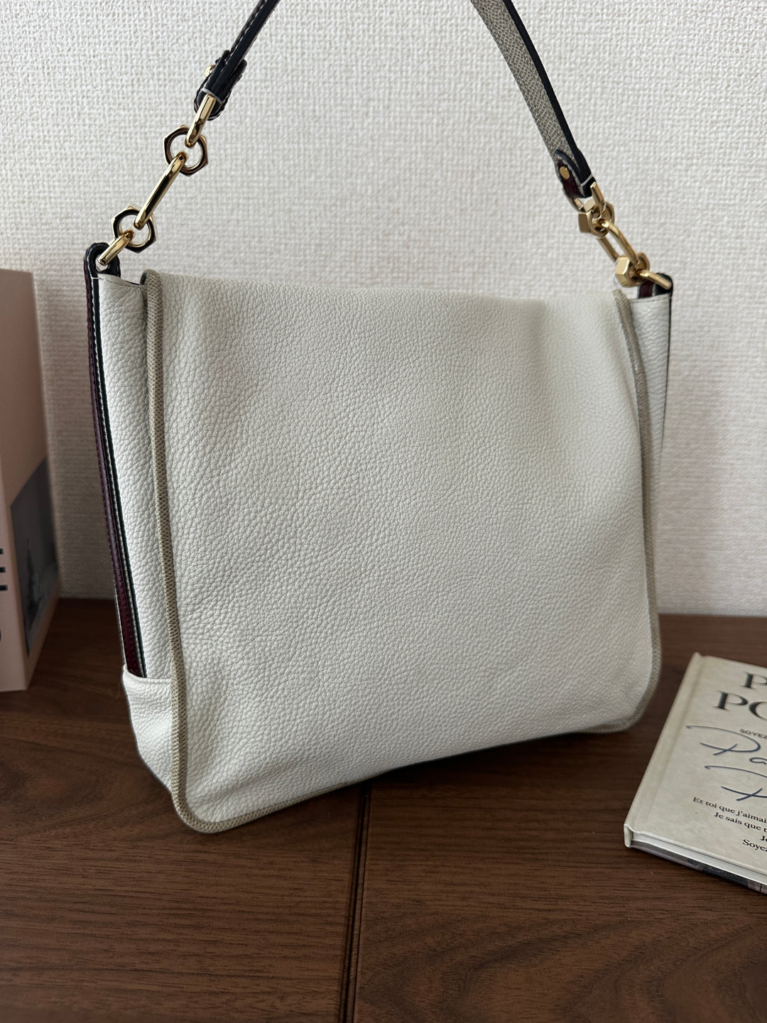 LOEWE Round Logo Hobo – Soft Calfskin Small Size 🤍✨