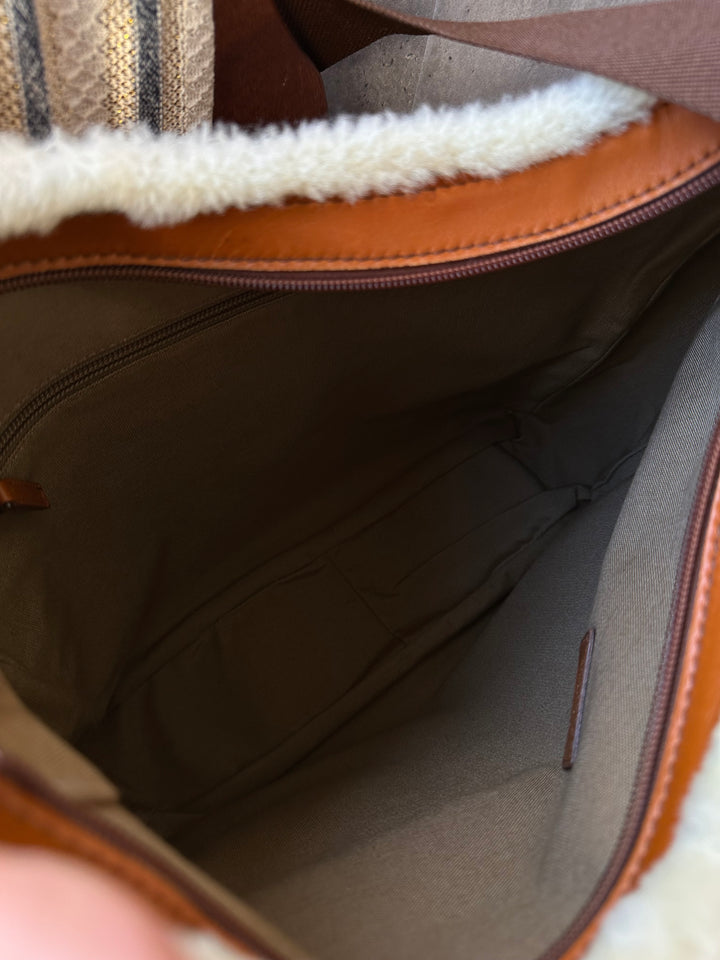 Ferragamo Shearling-Trim Messenger Bag ✨Utility Chic × Shearling Detail × Full Set