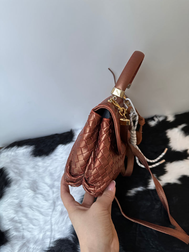 Bottega Veneta Kelly Intrecciato Top Handle Bag ✨