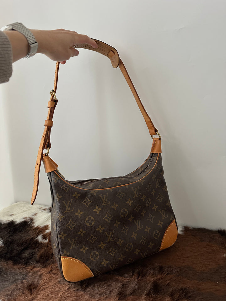 Louis Vuitton Monogram Boulogne 30 Brown Shoulder Bag 🤎｜Classic Monogram × Curved Hobo Shape × Zip-Top Practicality✨