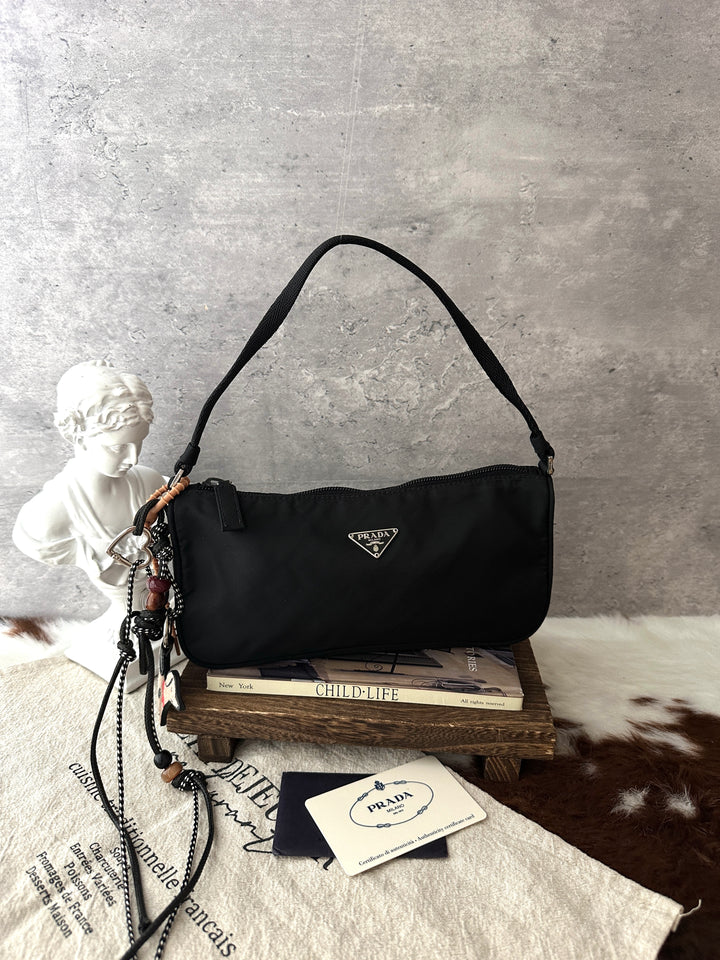 PRADA Nylon Pouch Bag ✨🖤｜Black Nylon・Triangle Logo・Minimal Shoulder Bag