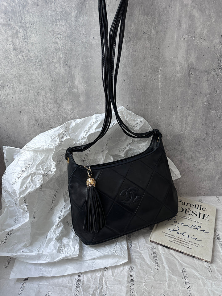 CHANEL Vintage Horn-Shaped Crossbody – Iconic Gold Ball Tassel × Rare Slouchy Hobo🖤✨ Casual Chic with Serious Collector Value