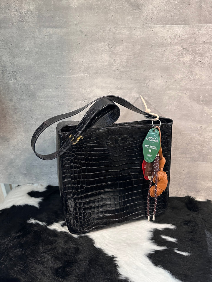 Ferragamo Croc-Embossed Hobo Shoulder Bag ✨Iconic Horseshoe Hardware × Sleek Silhouette × Everyday Function