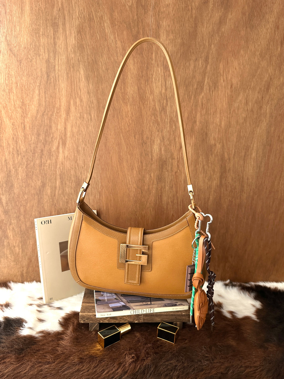 GUCCI Caramel Half-Moon Shoulder Bag 🤎✨｜Gold G Buckle・Vintage Shoulder Bag