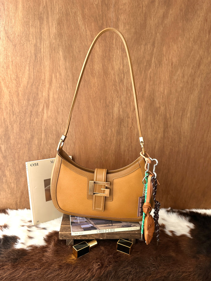 GUCCI Caramel Half-Moon Shoulder Bag 🤎✨｜Gold G Buckle・Vintage Shoulder Bag