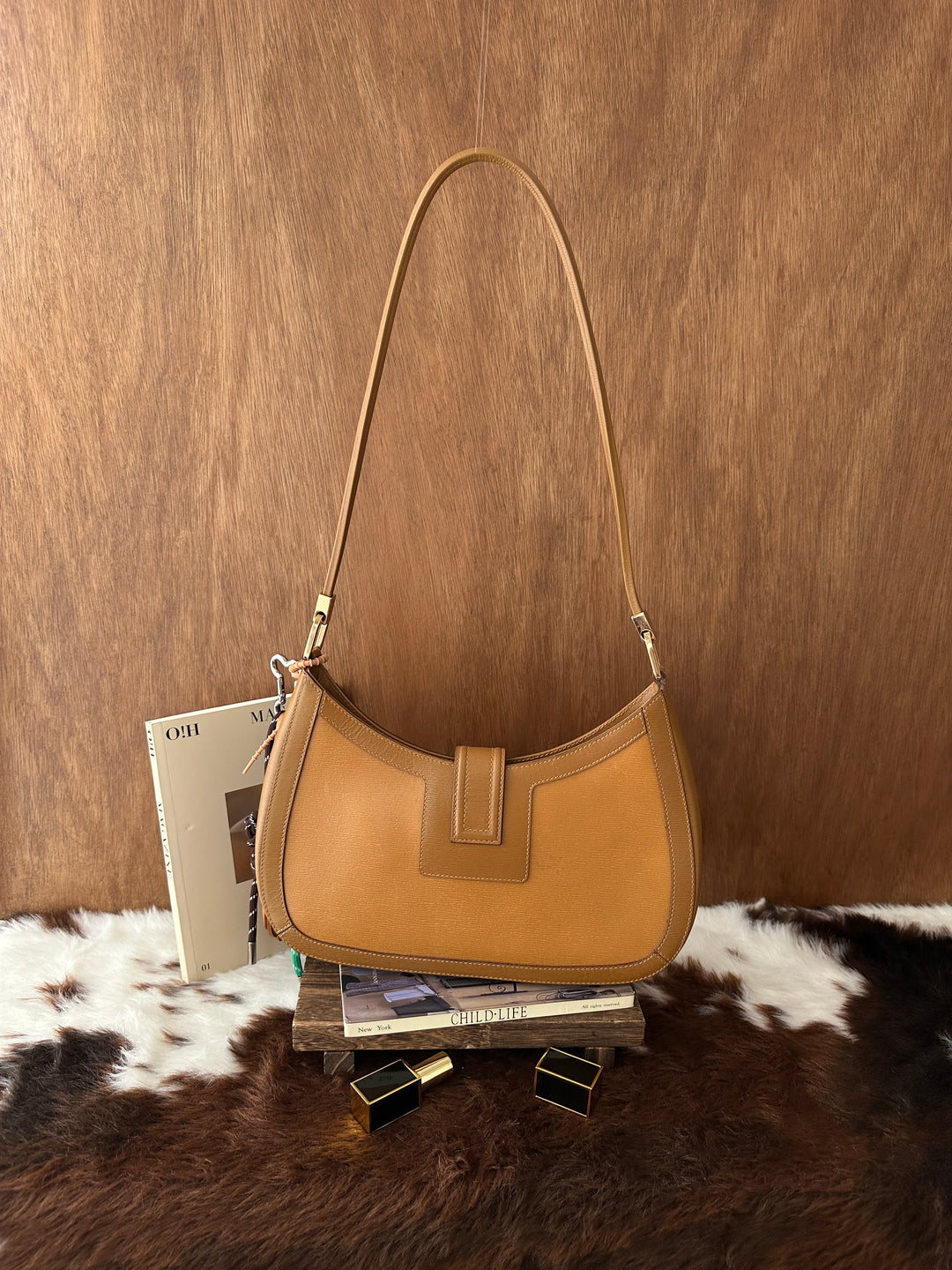 GUCCI Caramel Half-Moon Shoulder Bag 🤎✨｜Gold G Buckle・Vintage Shoulder Bag