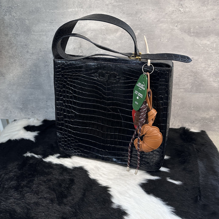 Ferragamo Croc-Embossed Hobo Shoulder Bag ✨Iconic Horseshoe Hardware × Sleek Silhouette × Everyday Function