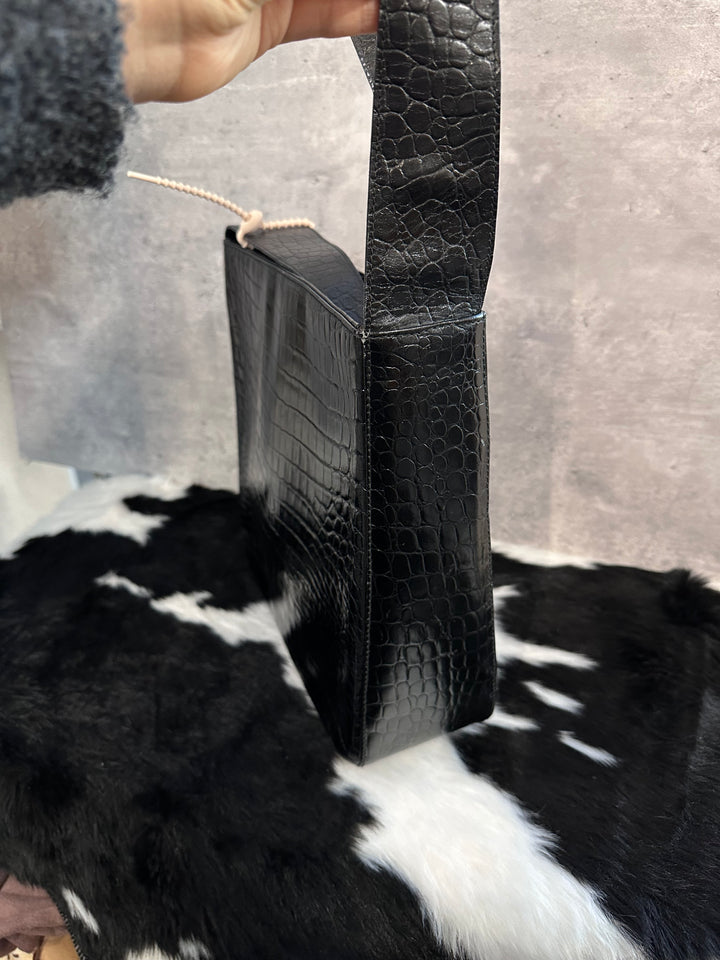 Ferragamo Croc-Embossed Hobo Shoulder Bag ✨Iconic Horseshoe Hardware × Sleek Silhouette × Everyday Function