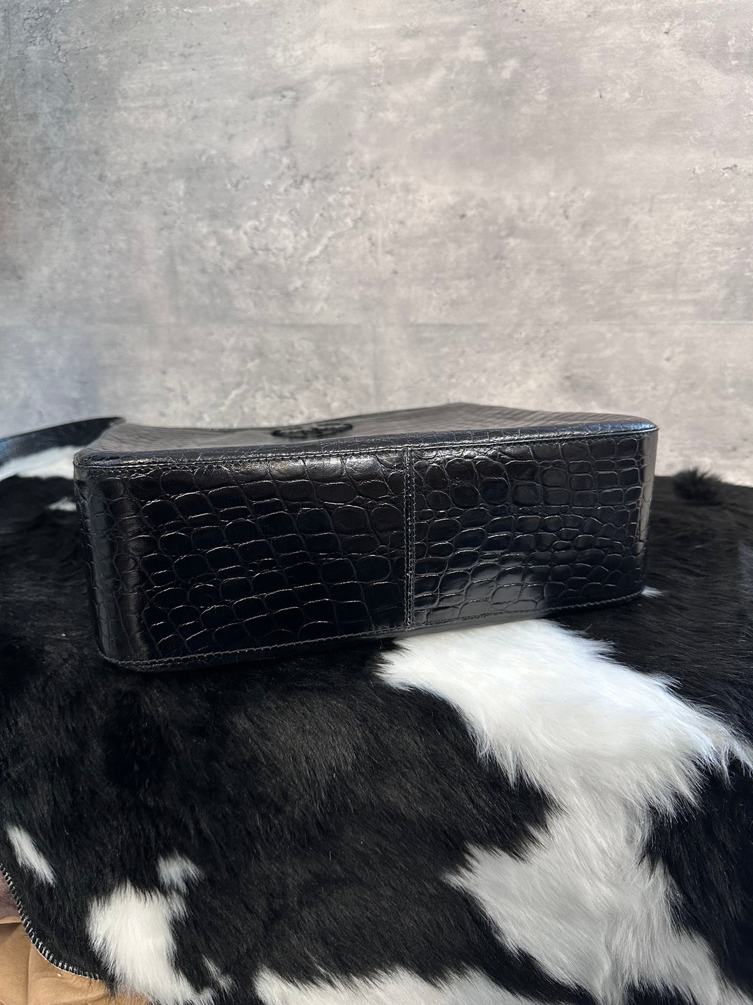 Ferragamo Croc-Embossed Hobo Shoulder Bag ✨Iconic Horseshoe Hardware × Sleek Silhouette × Everyday Function