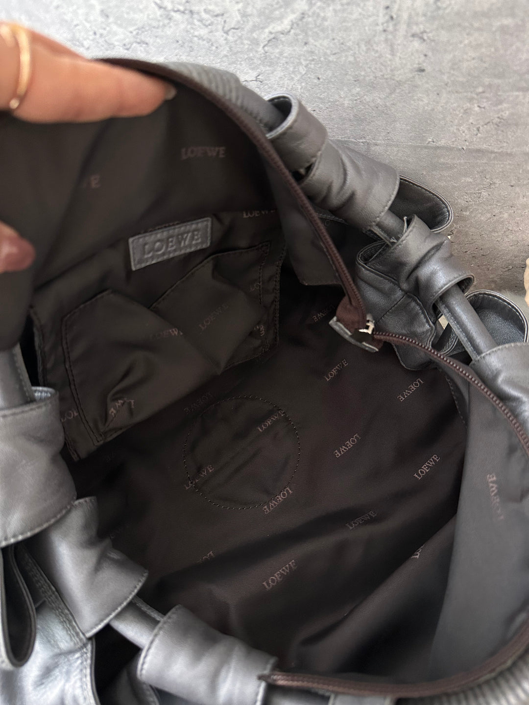 Loewe Aire Bag 🩶✨｜Smoky Grey × Oversized Anagram × Slouchy Silhouette