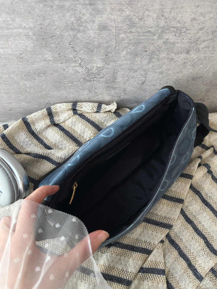 Ferragamo Monogram Baguette Hobo Shoulder Bag 💙🖤｜Blue Monogram × Gancini Buckle × Easy Daily Style