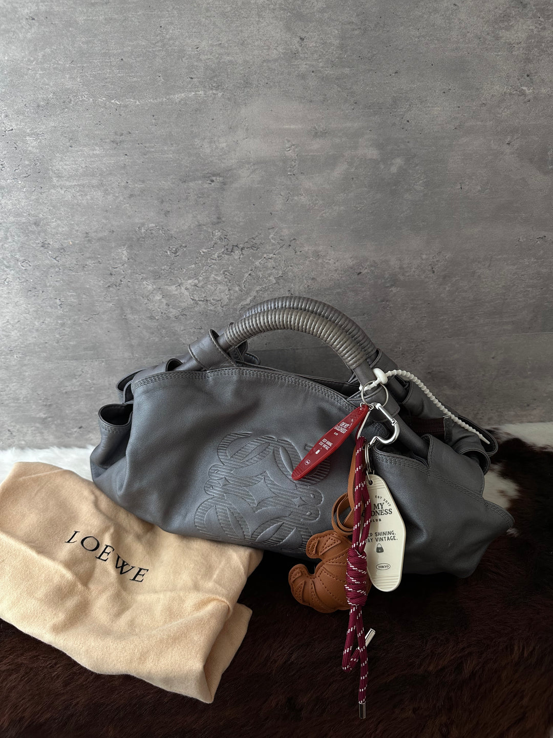 Loewe Aire Bag 🩶✨｜Smoky Grey × Oversized Anagram × Slouchy Silhouette