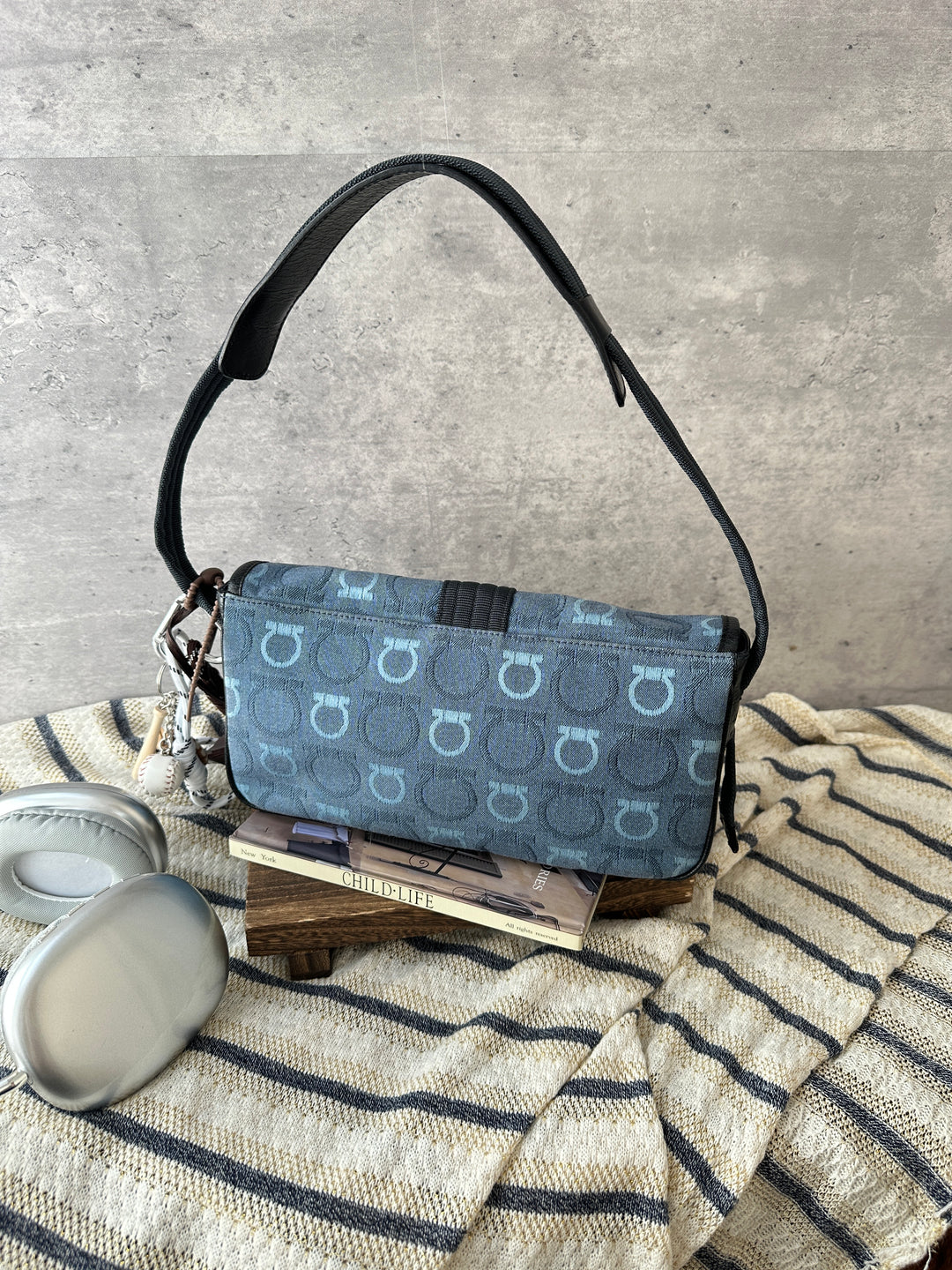 Ferragamo Monogram Baguette Hobo Shoulder Bag 💙🖤｜Blue Monogram × Gancini Buckle × Easy Daily Style
