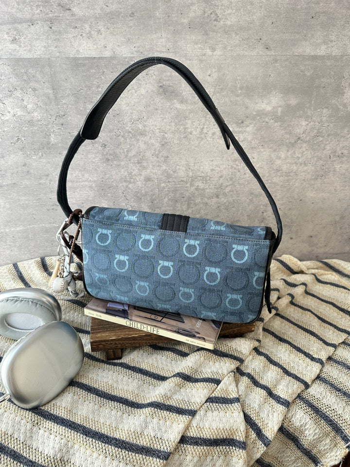Ferragamo Monogram Baguette Hobo Shoulder Bag 💙🖤｜Blue Monogram × Gancini Buckle × Easy Daily Style