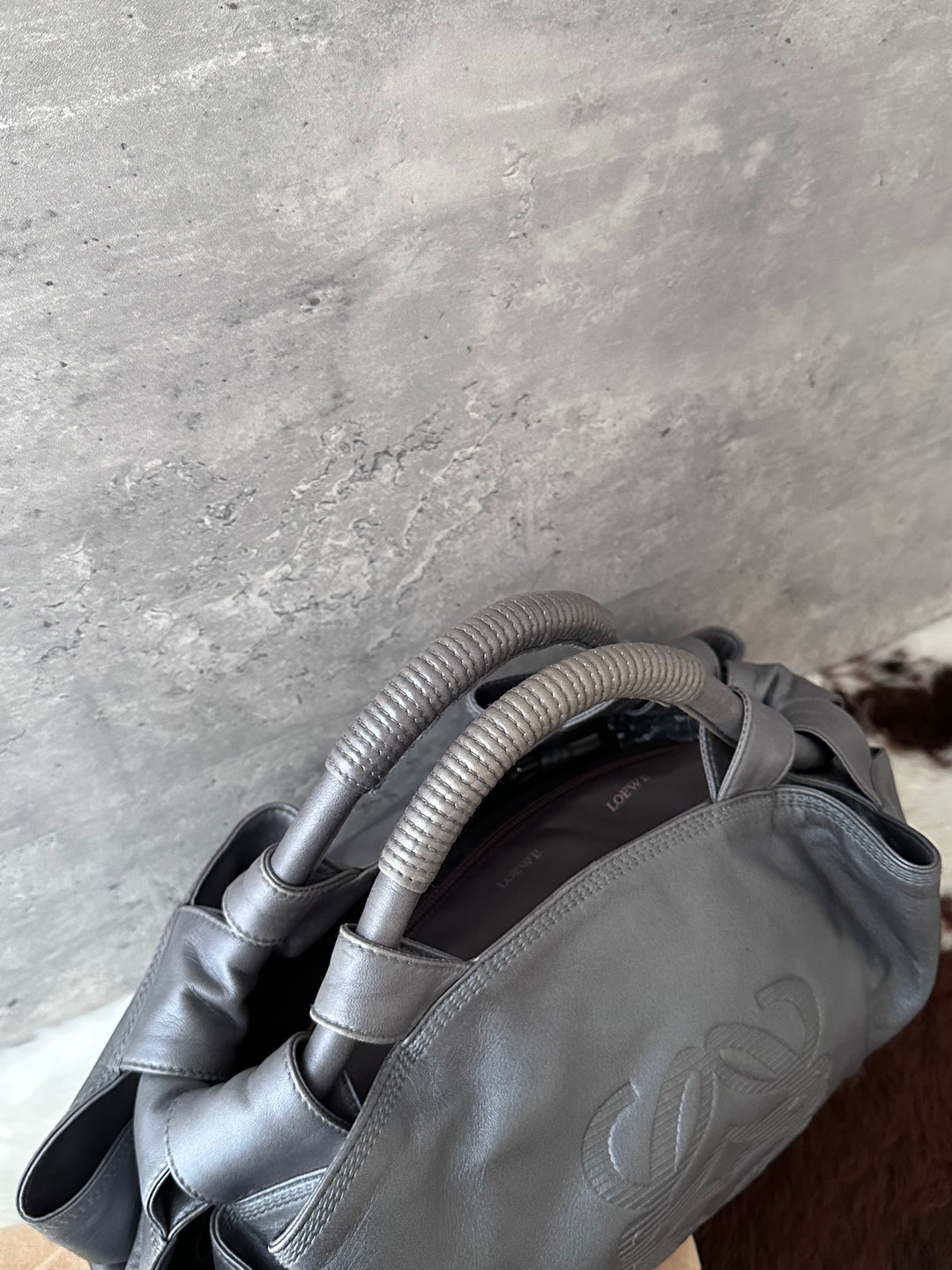 Loewe Aire Bag 🩶✨｜Smoky Grey × Oversized Anagram × Slouchy Silhouette