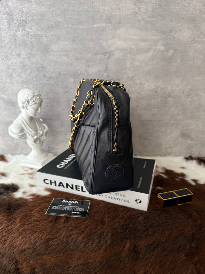 CHANEL Vintage V-Stitch Chain Tote 🖤✨