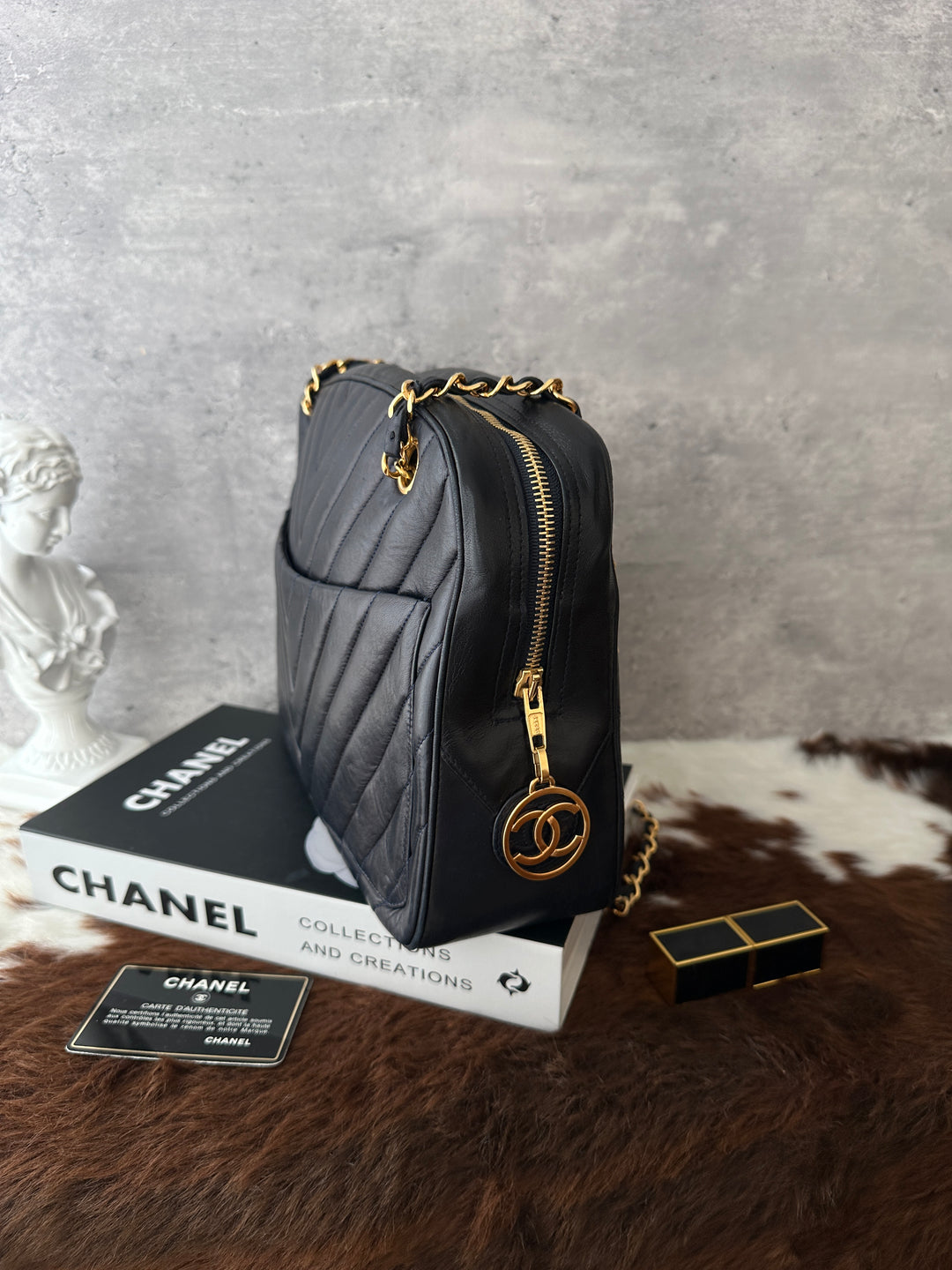 CHANEL Vintage V-Stitch Chain Tote 🖤✨