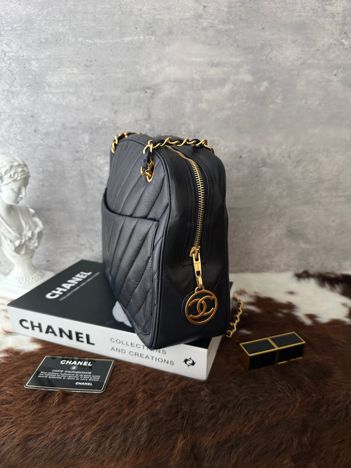 CHANEL Vintage V-Stitch Chain Tote 🖤✨