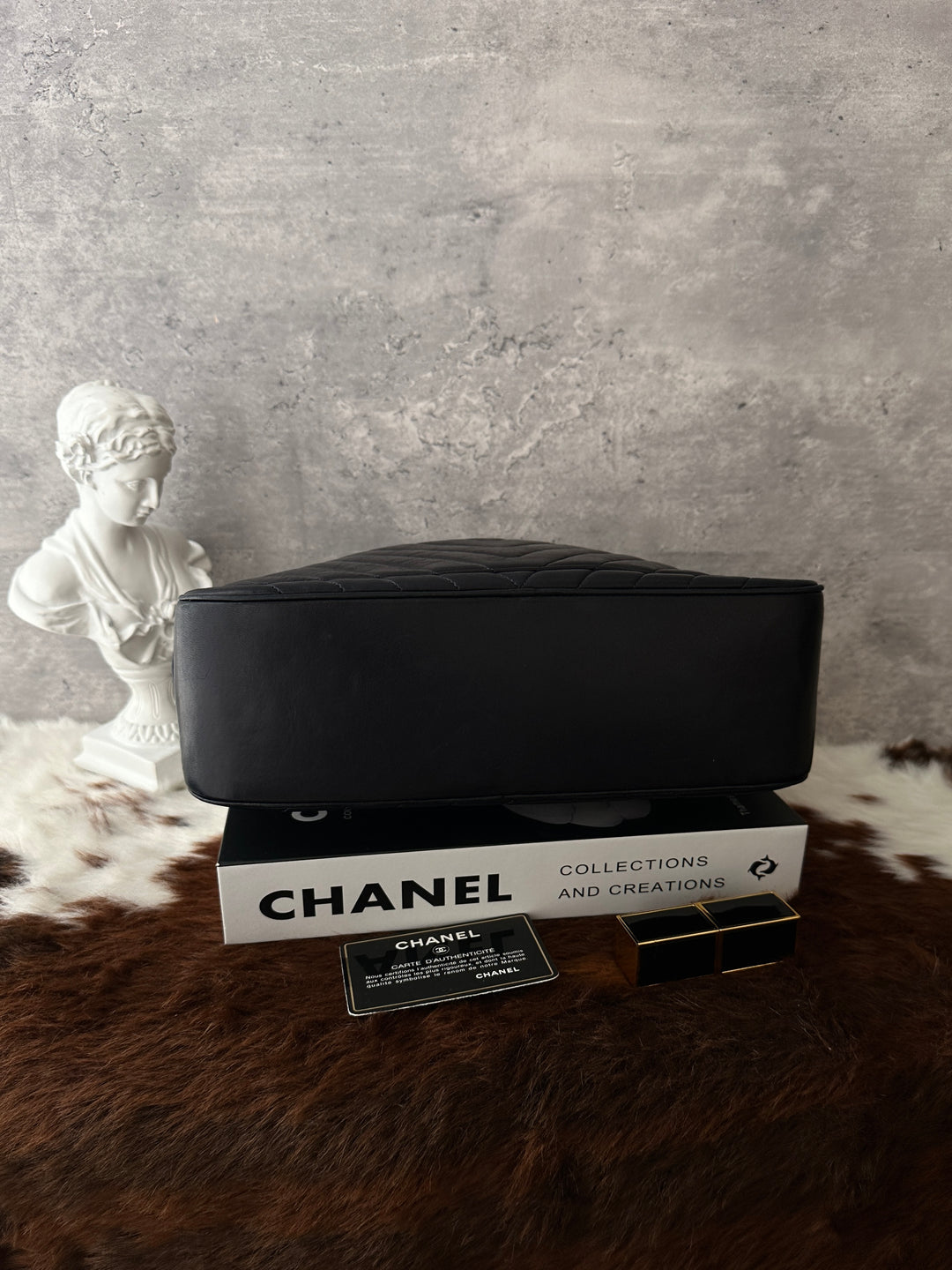 CHANEL Vintage V-Stitch Chain Tote 🖤✨