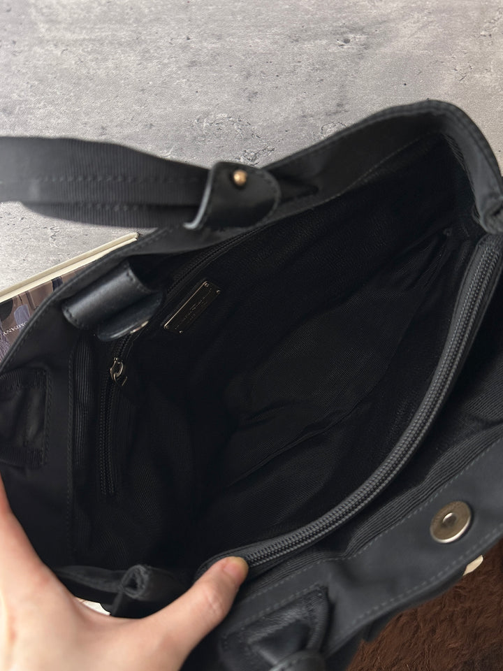 Ferragamo Vara Bow Nylon Tote Bag 🖤｜Iconic Bow Detail・Lightweight Nylon・Spacious Eve