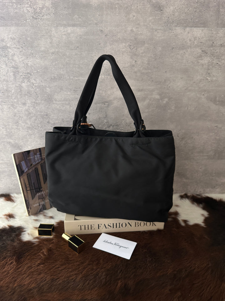 Ferragamo Vara Bow Nylon Tote Bag 🖤｜Iconic Bow Detail・Lightweight Nylon・Spacious Eve