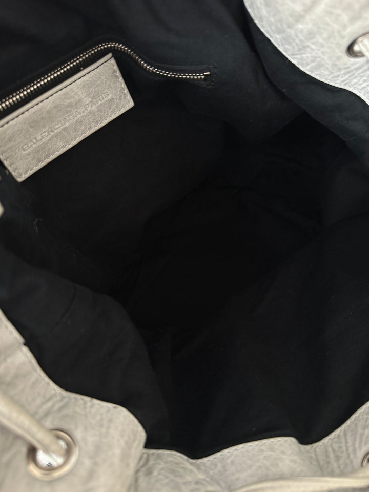 Balenciaga “Le City Bag” 🤍🩶 | Celebrity-Favorite Icon | Dust Bag & Mirror Included