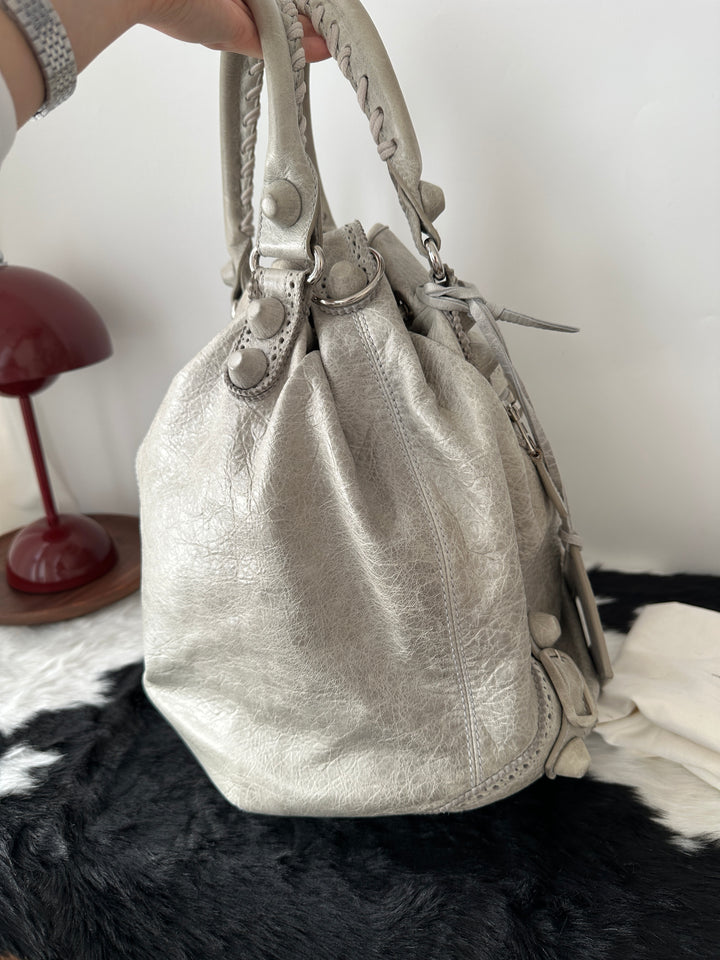 Balenciaga “Le City Bag” 🤍🩶 | Celebrity-Favorite Icon | Dust Bag & Mirror Included