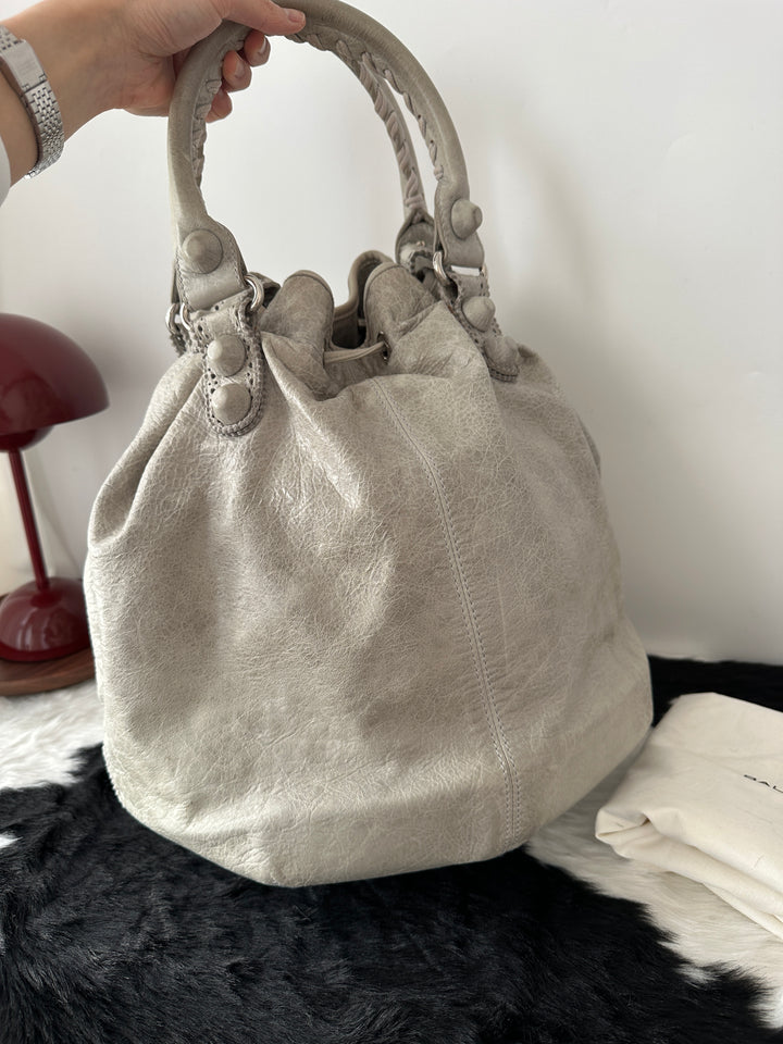 Balenciaga “Le City Bag” 🤍🩶 | Celebrity-Favorite Icon | Dust Bag & Mirror Included