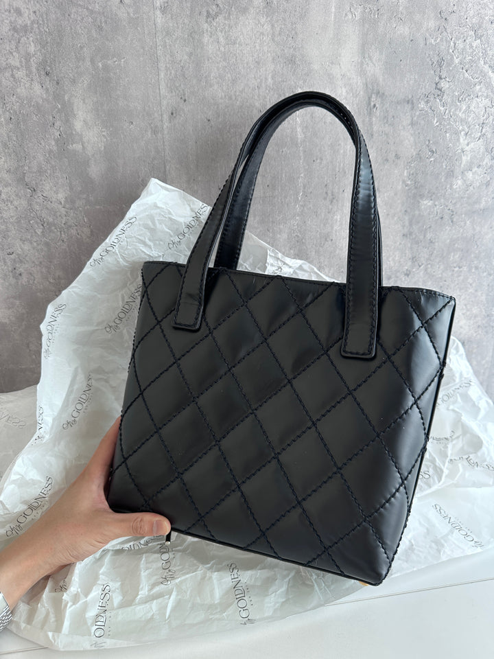 CHANEL So Black Vivian Tote – Gold CC × Shoulder-Friendly Top Handles 🖤 Timeless Elegance, Practical Design