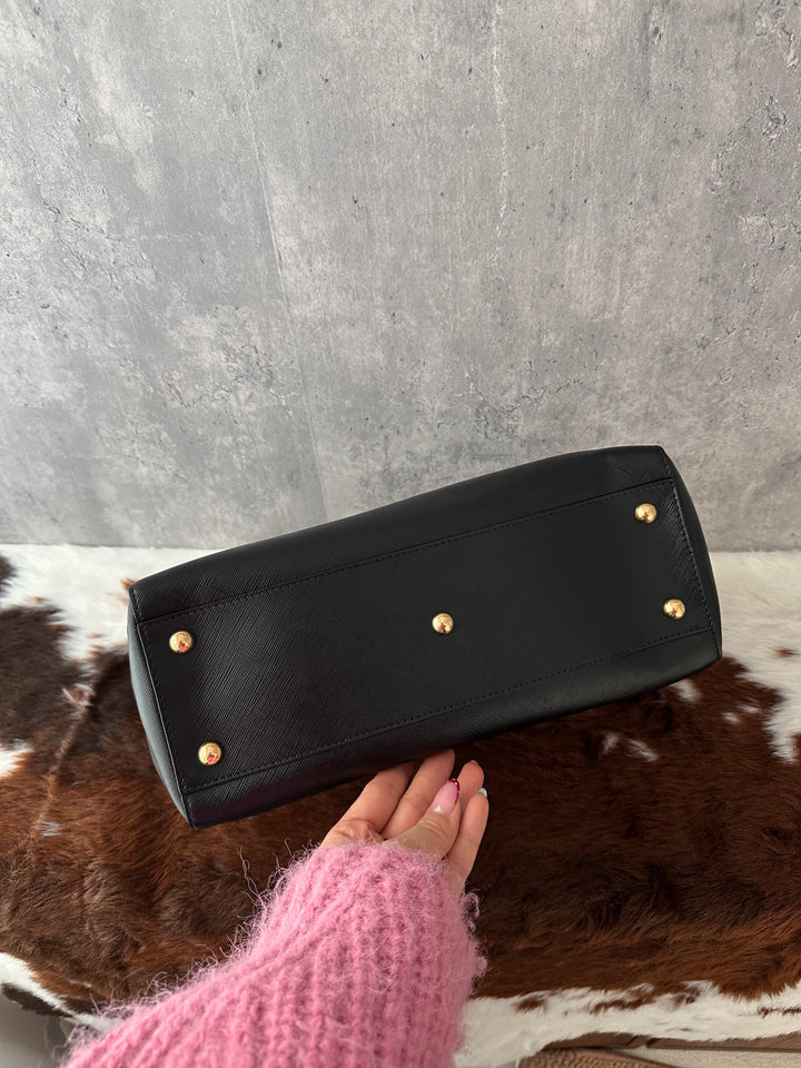 Ferragamo Chain Tote Bag ✨