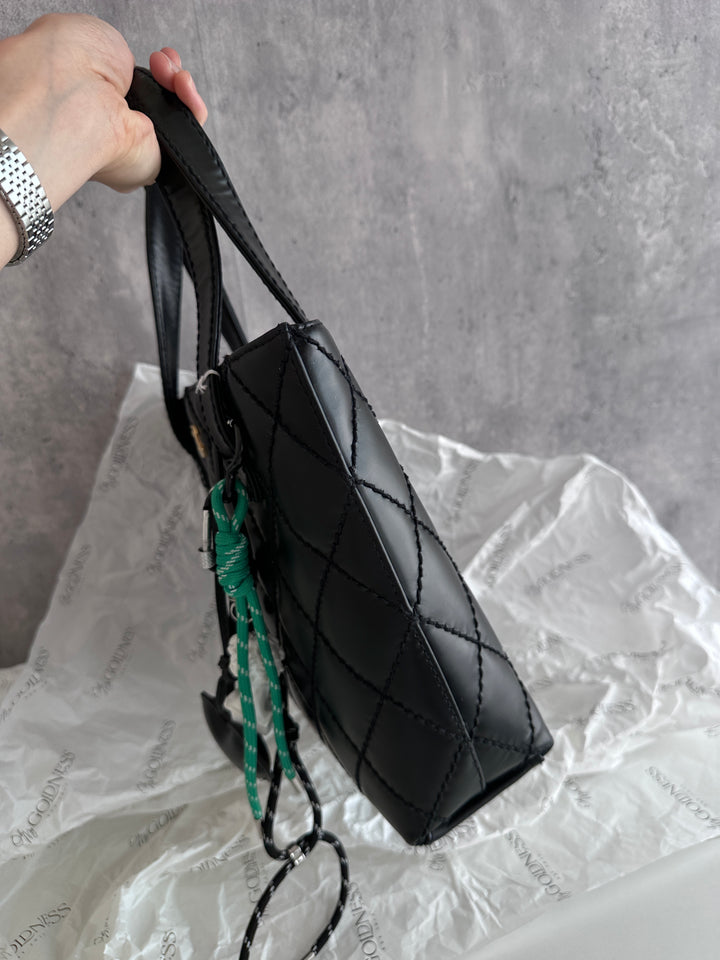 CHANEL So Black Vivian Tote – Gold CC × Shoulder-Friendly Top Handles 🖤 Timeless Elegance, Practical Design