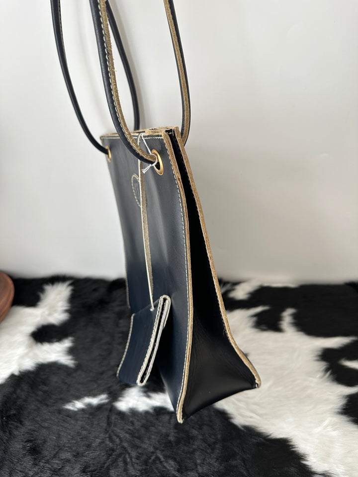 Fendi “Vintage Black Shoulder Bag + Mini Pouch Set” 💙 | Slim, Chic & Perfect for Daily Use