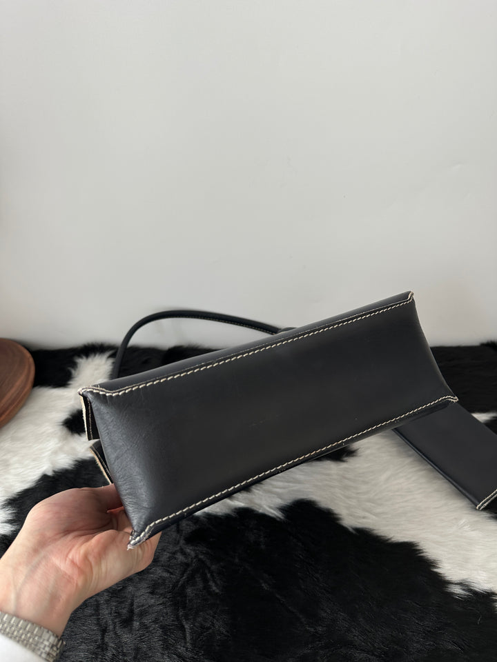 Fendi “Vintage Black Shoulder Bag + Mini Pouch Set” 💙 | Slim, Chic & Perfect for Daily Use