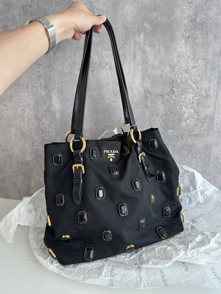 PRADA Black Gemstone Tote – Allover Sparkle × Glazed Leather Handles 🖤