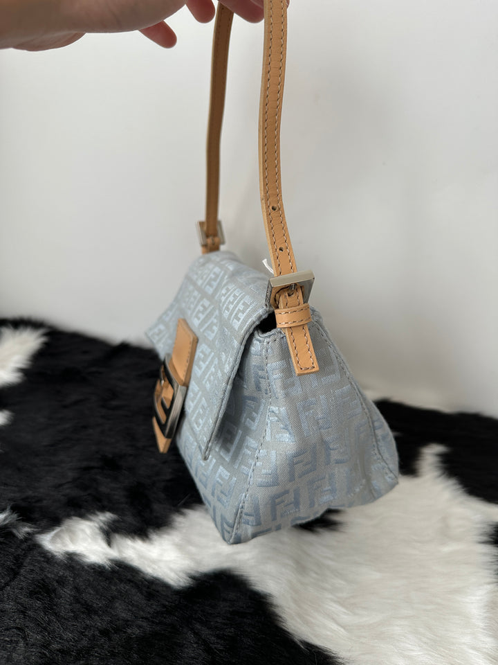 Fendi “Mini Baguette Soft Puff” 🩵｜Rare Mini Size & Adorably Collectible