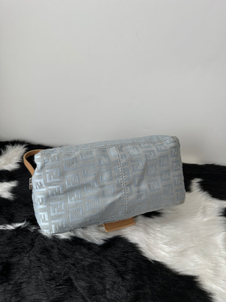 Fendi “Mini Baguette Soft Puff” 🩵｜Rare Mini Size & Adorably Collectible