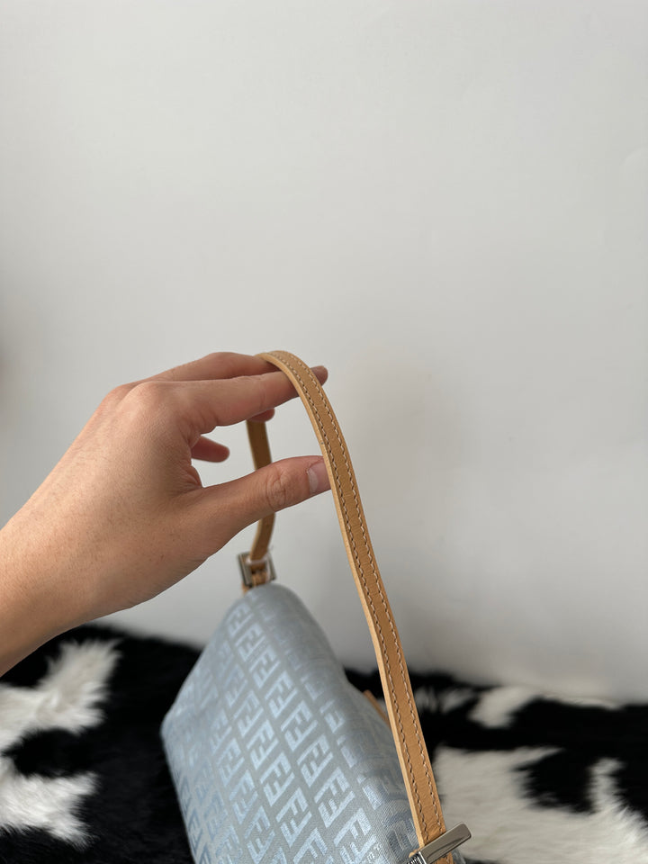 Fendi “Mini Baguette Soft Puff” 🩵｜Rare Mini Size & Adorably Collectible