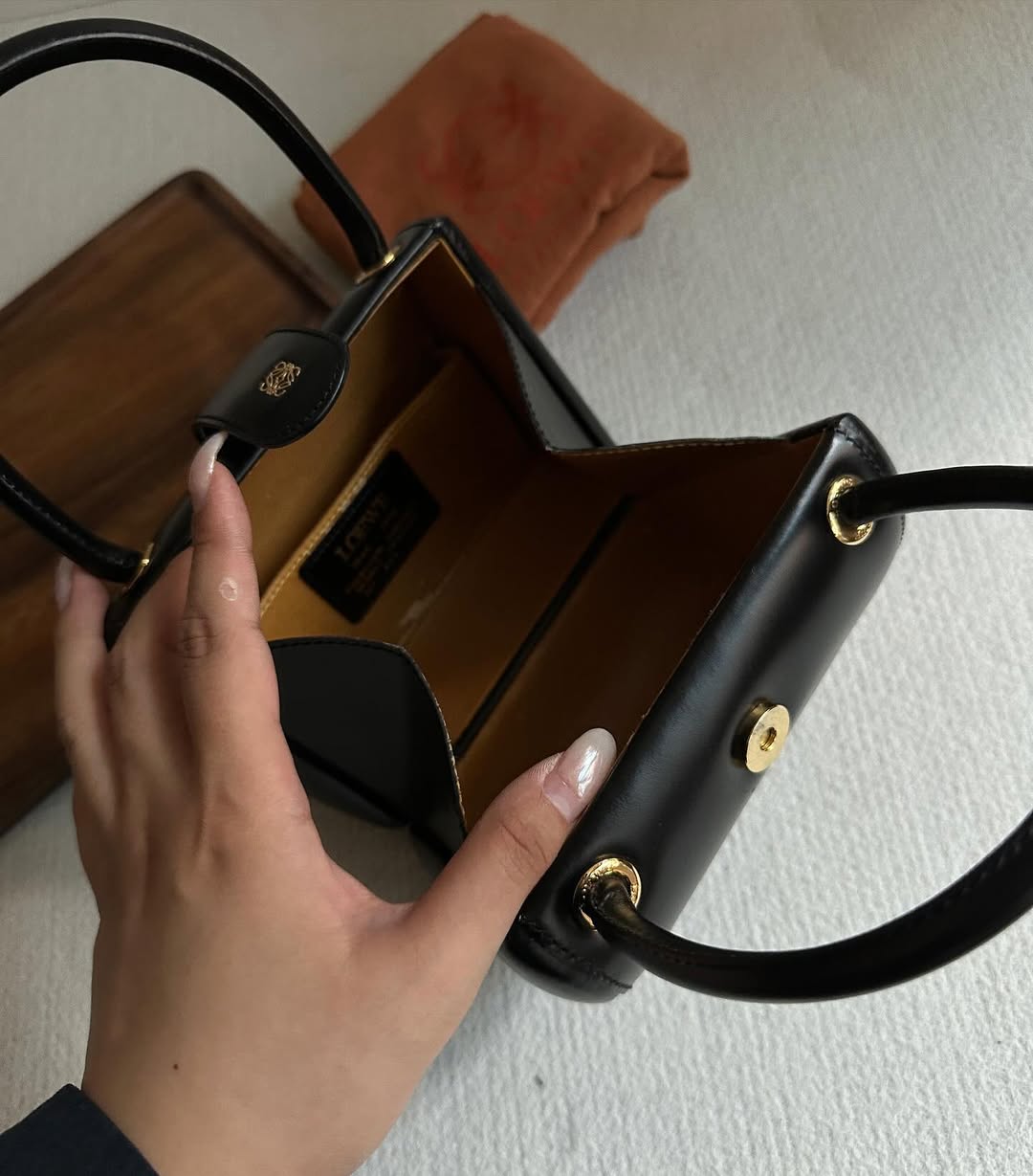 LOEWE Black Rare Egg Cylinder Bag｜Structured Box Calf with Gold Hardware 🖤 Timeless Collector’s Piece