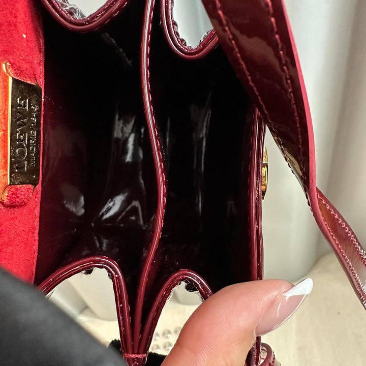 LOEWE Sugar Glazed Leather Mini Crossbody｜Rare Cherry Red 🍒 × Playful Everyday Charm