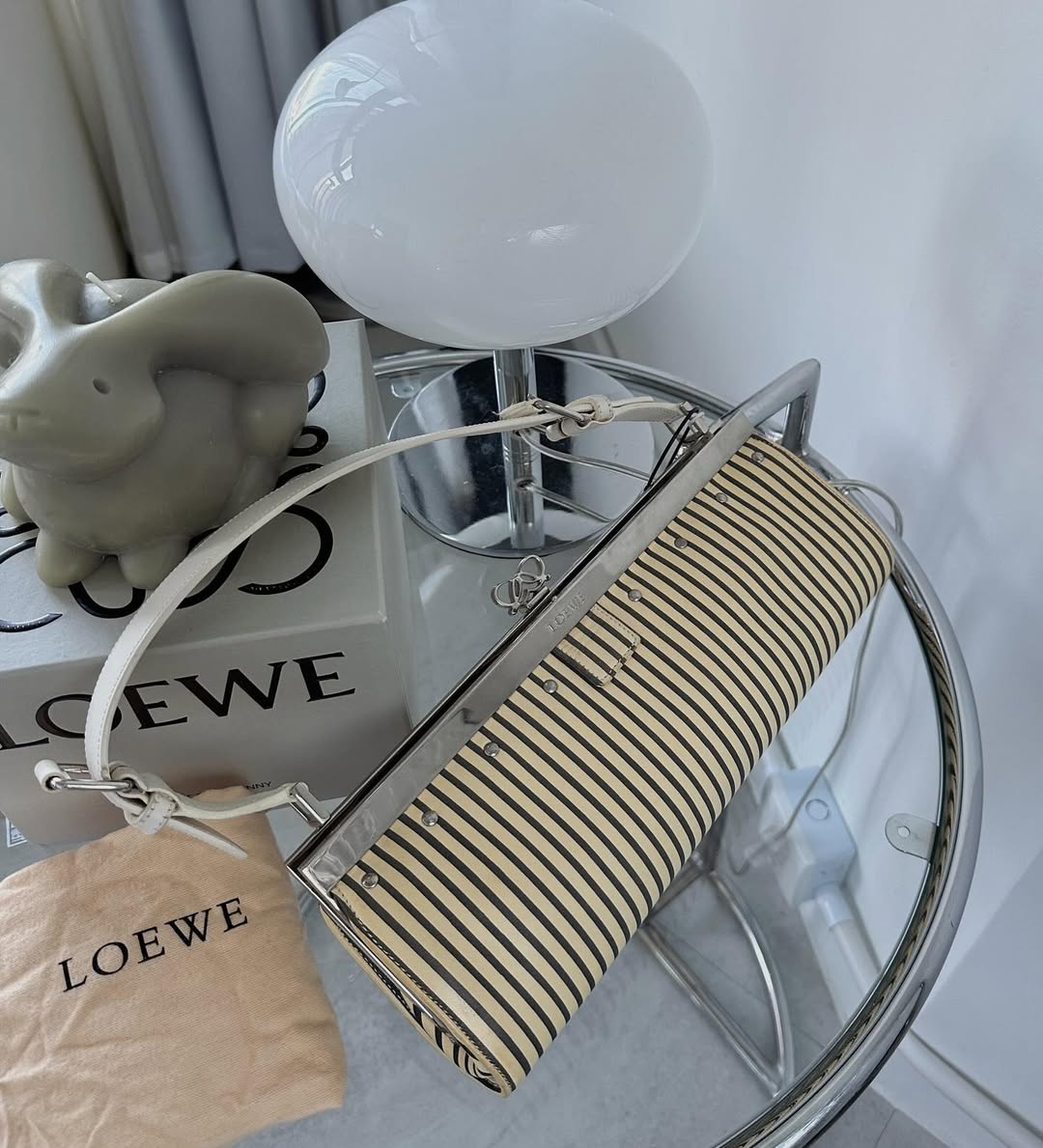 LOEWE Logo Metal Underarm Bag｜Striped Statement Design × Contemporary Elegance 🥖✨