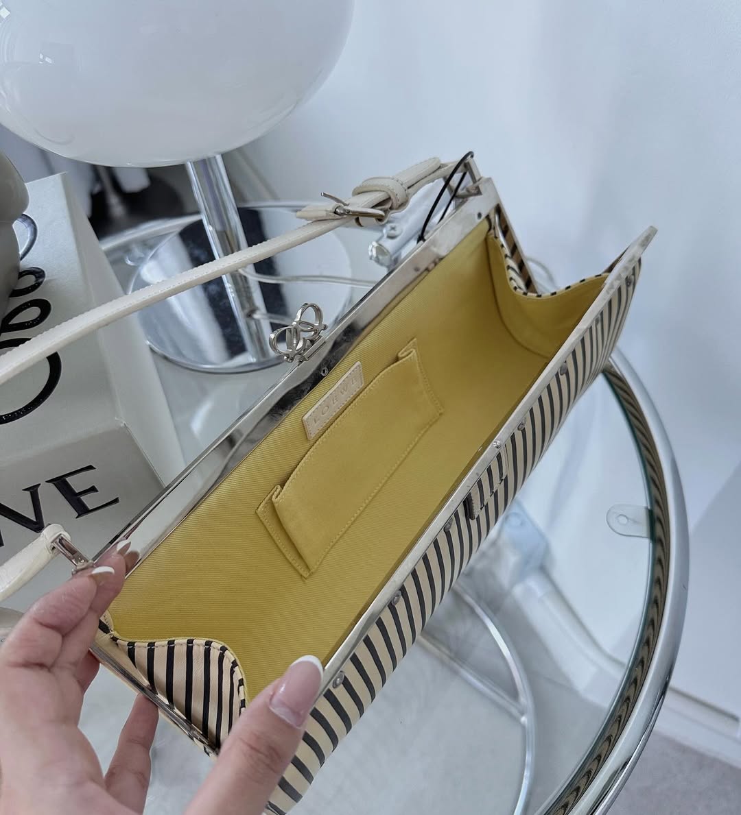 LOEWE Logo Metal Underarm Bag｜Striped Statement Design × Contemporary Elegance 🥖✨