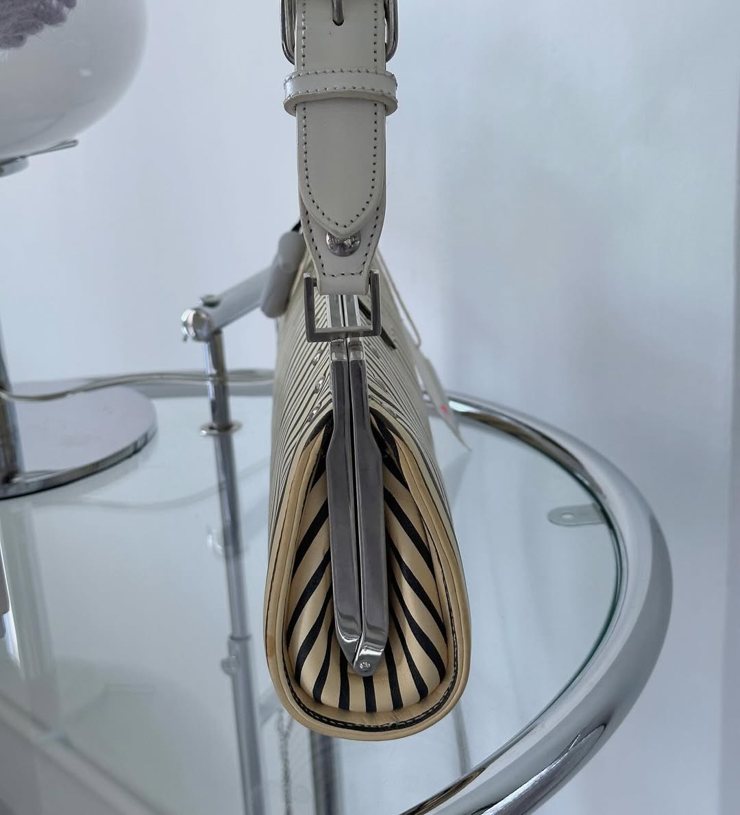 LOEWE Logo Metal Underarm Bag｜Striped Statement Design × Contemporary Elegance 🥖✨
