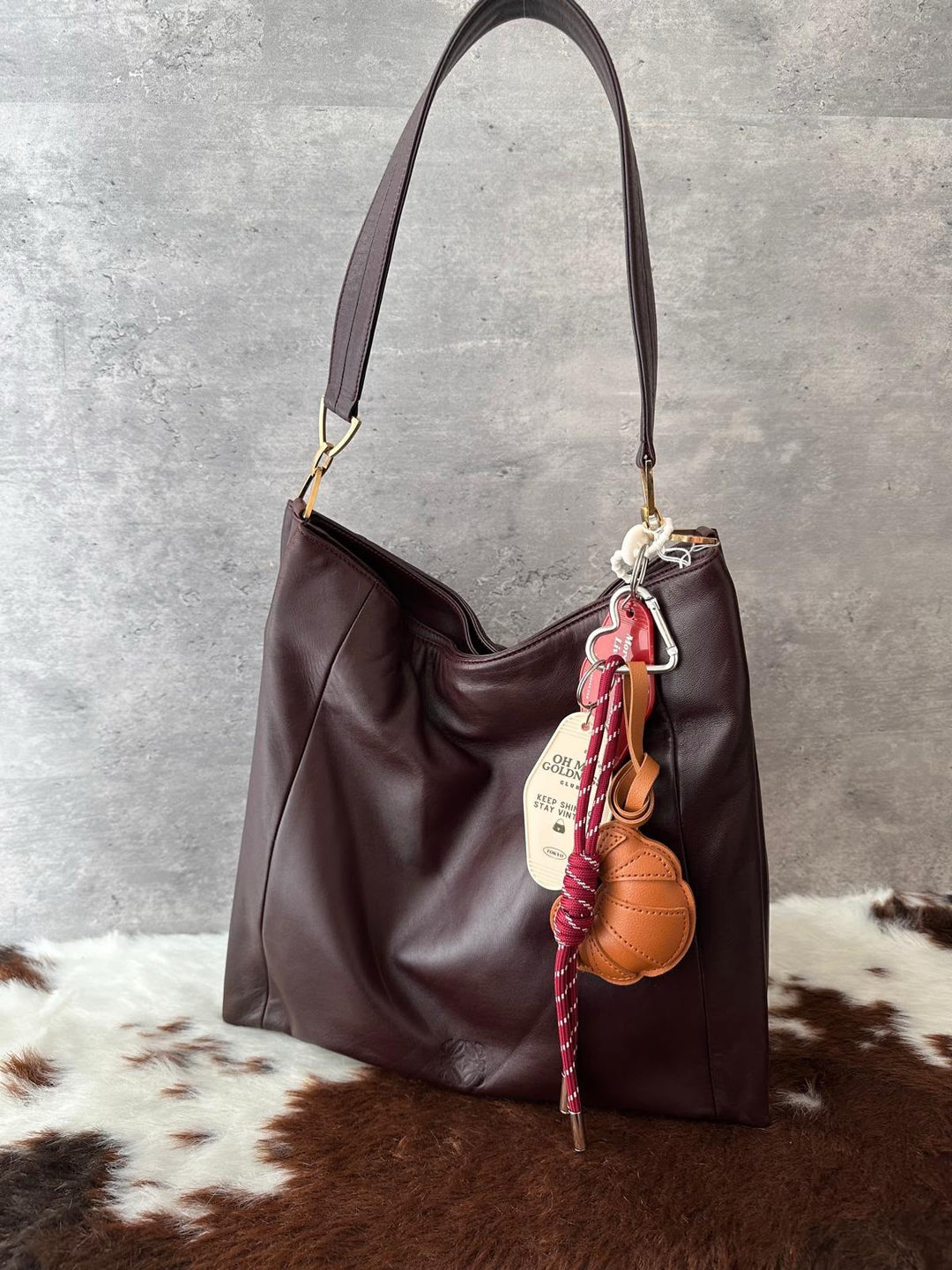 Loewe Vintage Leather Hobo Bag 🤎｜Soft Slouchy Leather・Gold Hardware・Spacious Everyday